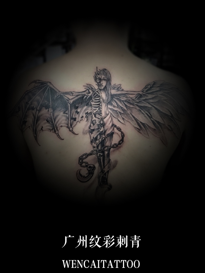 邵先生后背天使与恶魔纹身图案