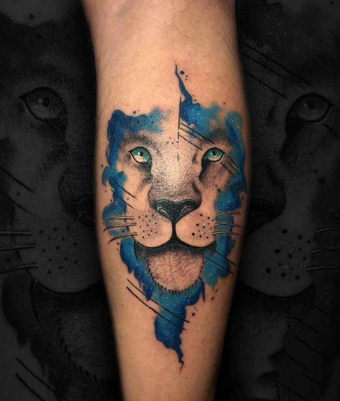 小腿水彩狮子纹身图案
