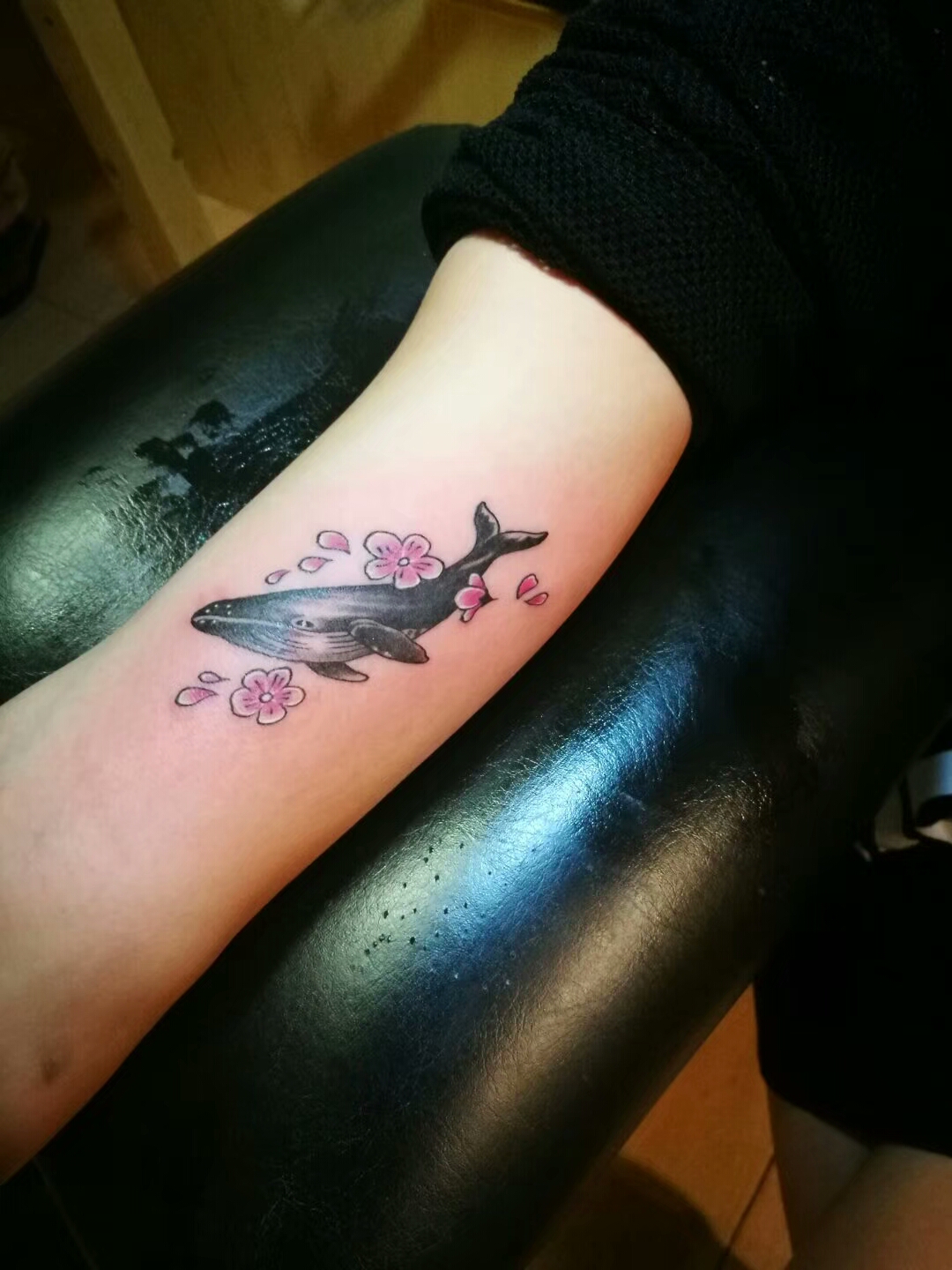 纹身题材详解之·鲸鱼纹身（鲸鱼纹身的寓意/鲸鱼纹身图案） - 知乎