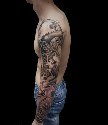 鲤鱼牡丹纹身